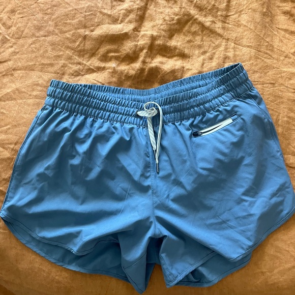 Vuori clementine 2.0 shirts 4”. - Picture 2 of 2